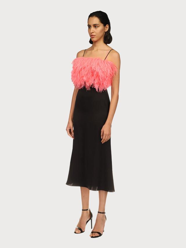 Сатиновое платье с розовыми перьями